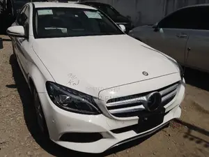 Mercedes-Benz C180 2016 Pearl