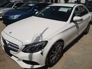 Mercedes-Benz C180 2016 Pearl