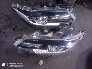 Toyota Premio 2017 Headlight Xenon