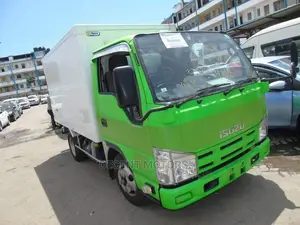 Isuzu ELF Truck 2012 Green