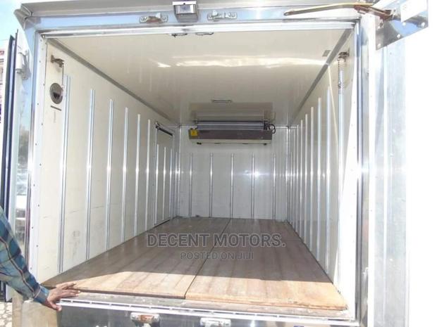 Isuzu ELF Truck 2012 Green - thumbnail 4