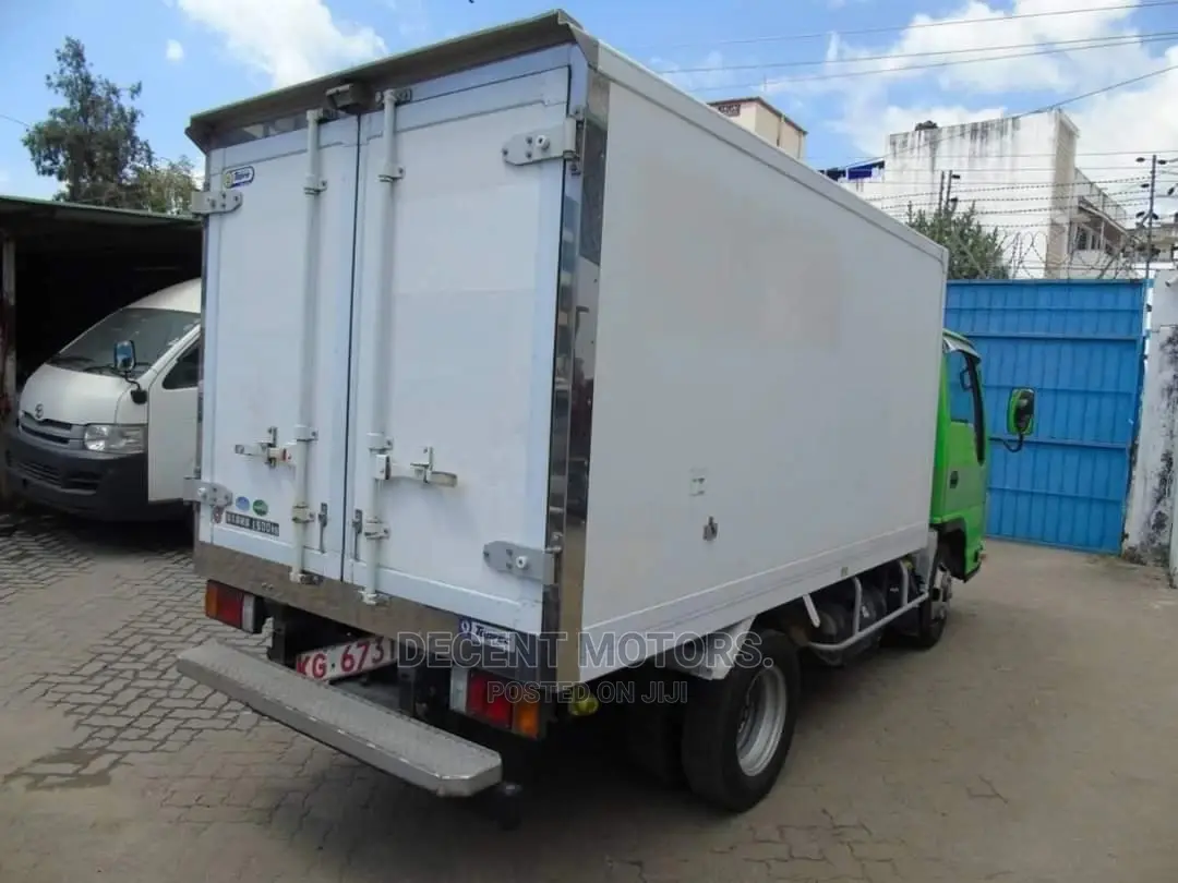 Isuzu ELF Truck 2012 Green
