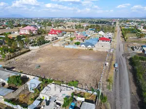 Commercial Plots in Kamulu. ^EM