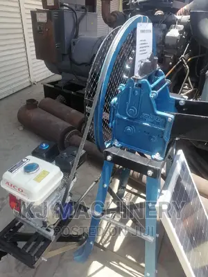 Petrol Powered Chaff Cutting Machine-Agricultural Equipments