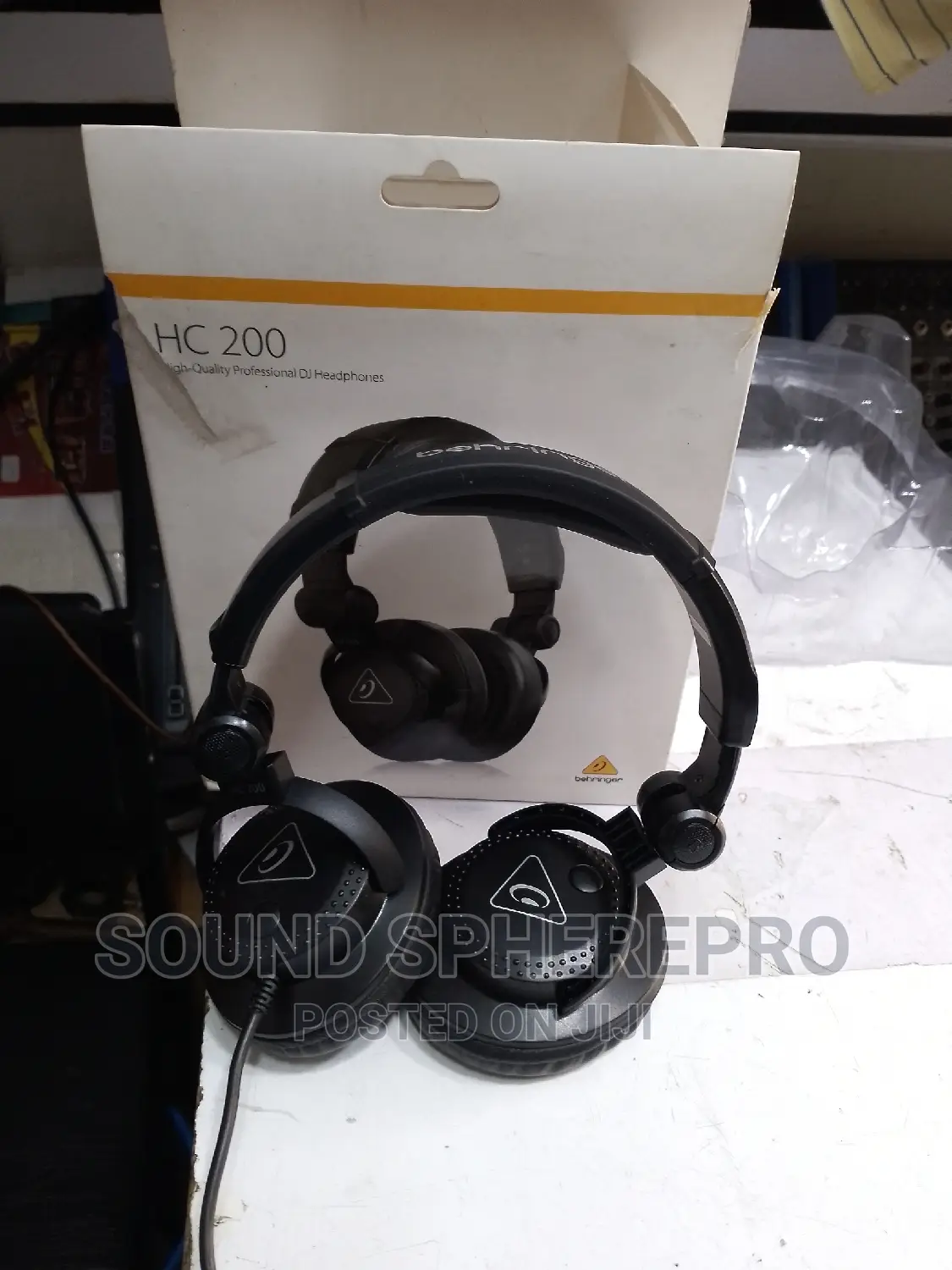 Behringer HC 200 Headphones