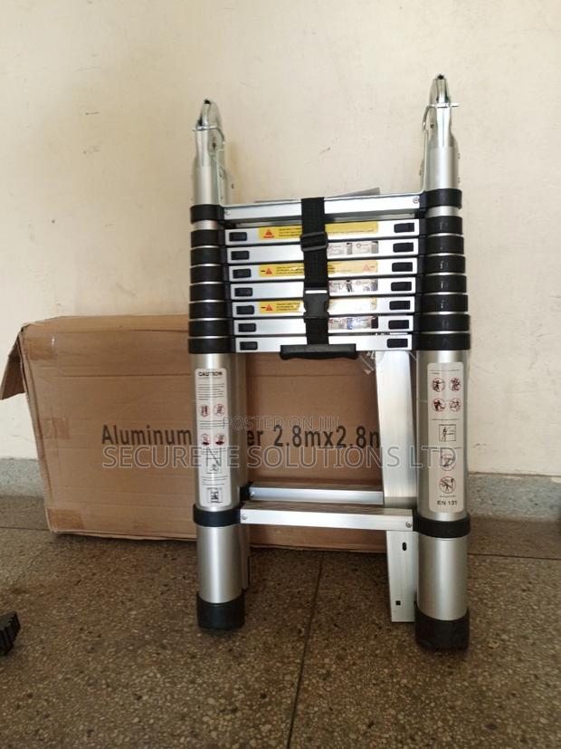5.6m (2.8m+2.8m) Double-sided Telescopic Aluminium Ladder - thumbnail 5