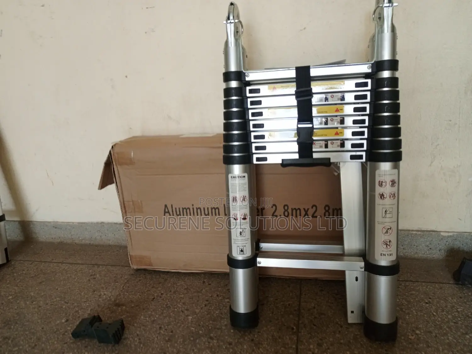 5.6m (2.8m+2.8m) Double-sided Telescopic Aluminium Ladder