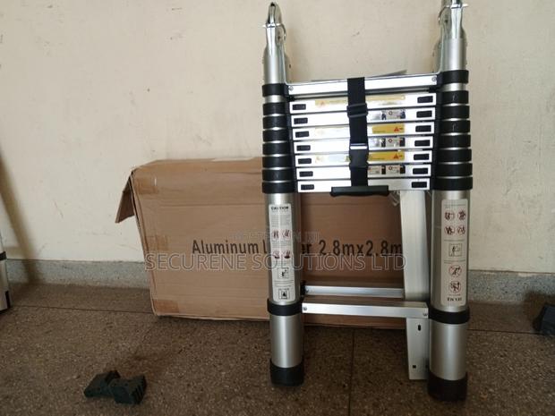 5.6m (2.8m+2.8m) Double-sided Telescopic Aluminium Ladder - thumbnail 6