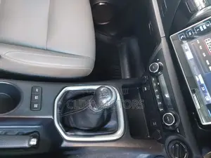 Toyota Hilux 2016 Silver