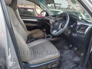 Toyota Hilux 2016 Silver