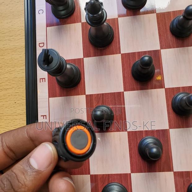 Medium Size Magnetic Foldable Brains Chess Board Game. - thumbnail 3