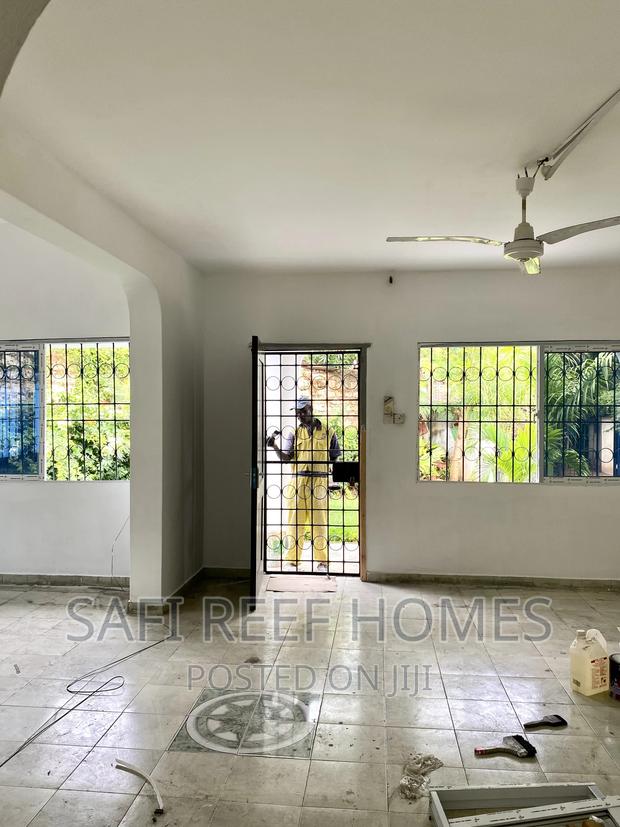 4bdrm Maisonette in Nyali for rent - thumbnail 18