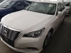 Toyota Crown 2015 White