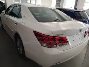 Toyota Crown 2015 White
