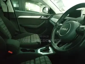 Audi Q3 2016 Black