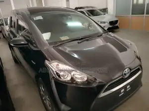 Toyota Sienta 2016 Black