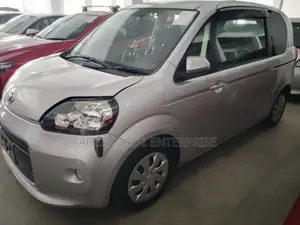Toyota Porte 2016 Silver