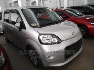 Toyota Porte 2016 Silver