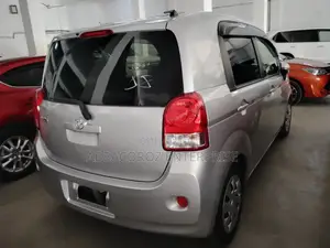 Toyota Porte 2016 Silver
