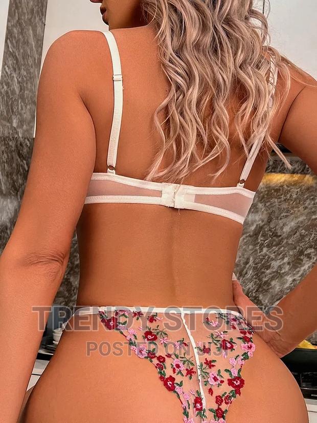 Floral Lace Bra Set - thumbnail 3