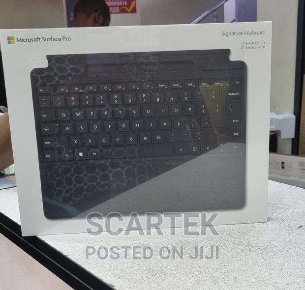 Microsoft Surface Pro Signature Keyboard - main view