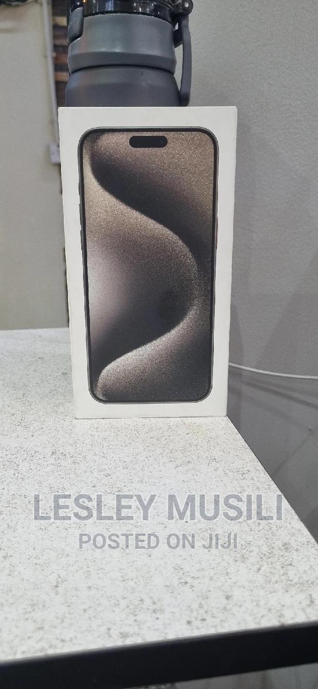 New Apple iPhone 15 Pro Max 256 GB Black - thumbnail 2