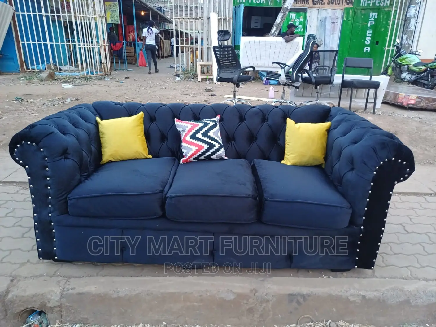 OFFER! 3Seater Sofa+Free Throw Pillows (All Colours) in Nairobi