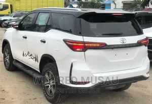 Toyota Fortuner 2.8 D AWD 2016 White