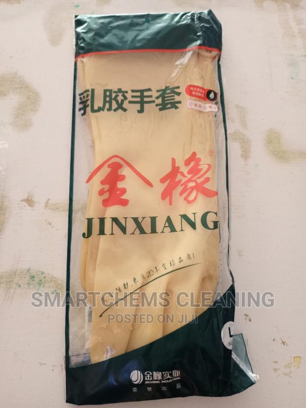 Quality Medium Duty Hand Gloves - thumbnail 3