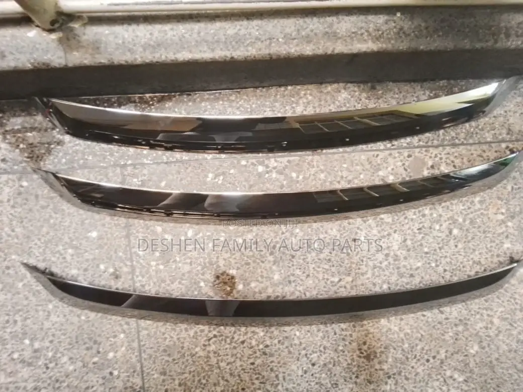 Harrier 2014-2018 Bonnet Garnish Chrome