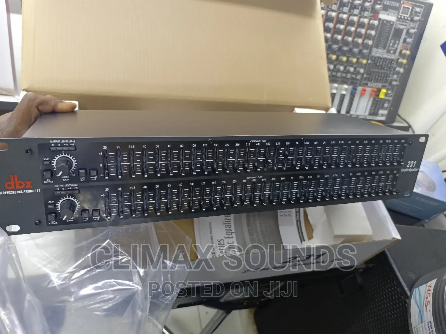 DBX 231 Graphic Equalizer, √