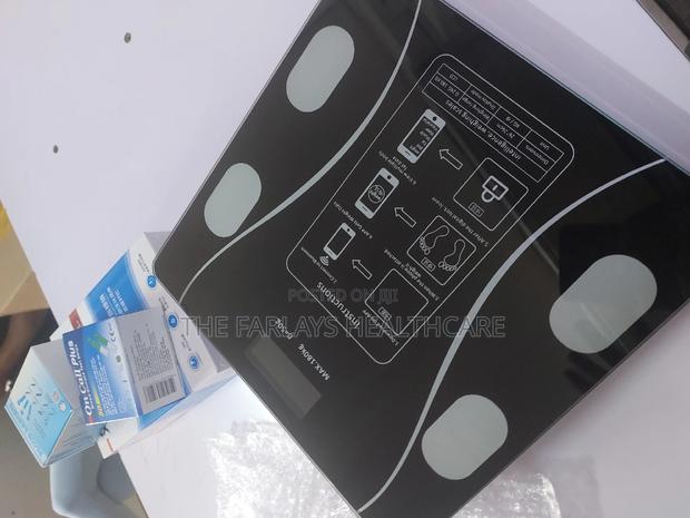 Digital Bathroom Scale. / Personal Scale.