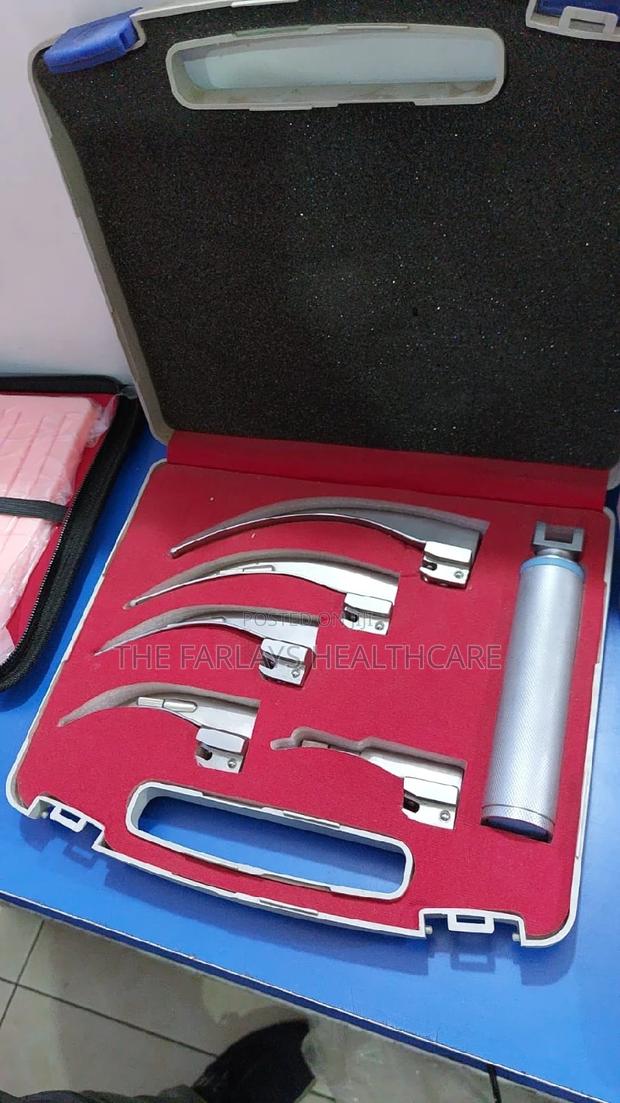 Laryngoscope 5 Blades. - main view