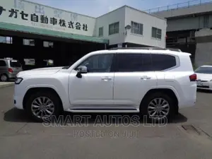 New Toyota Land Cruiser 2023 Pearl