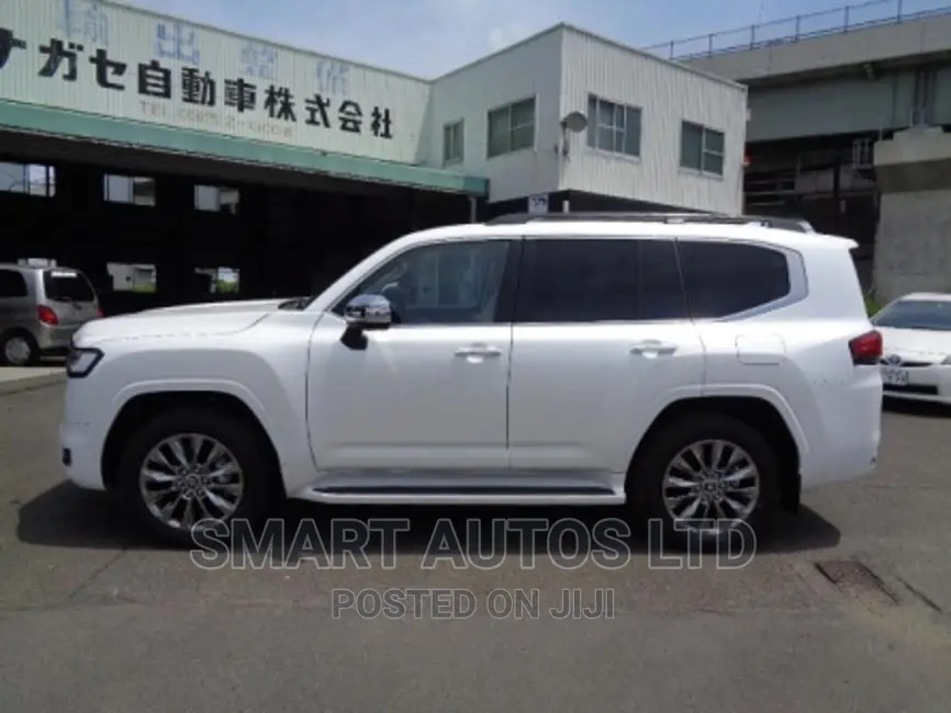 New Toyota Land Cruiser 2023 Pearl