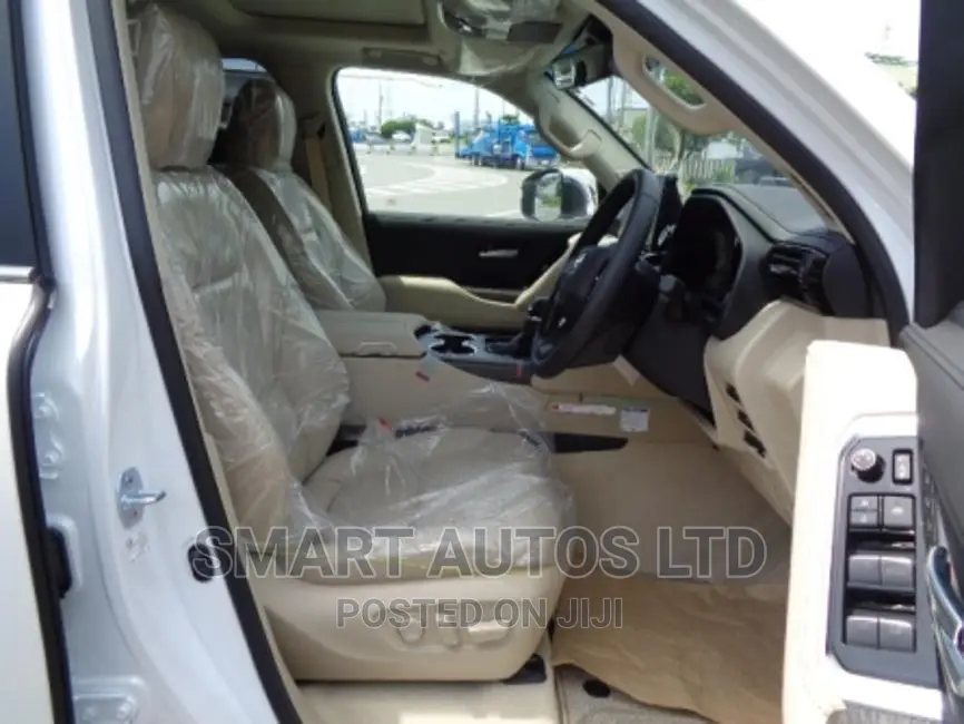 New Toyota Land Cruiser 2023 Pearl