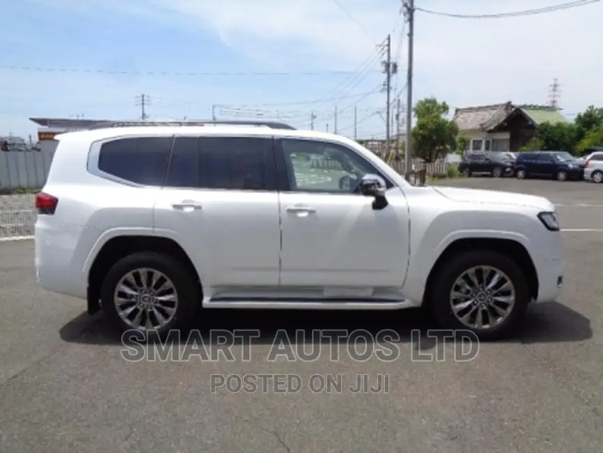 New Toyota Land Cruiser 2023 Pearl