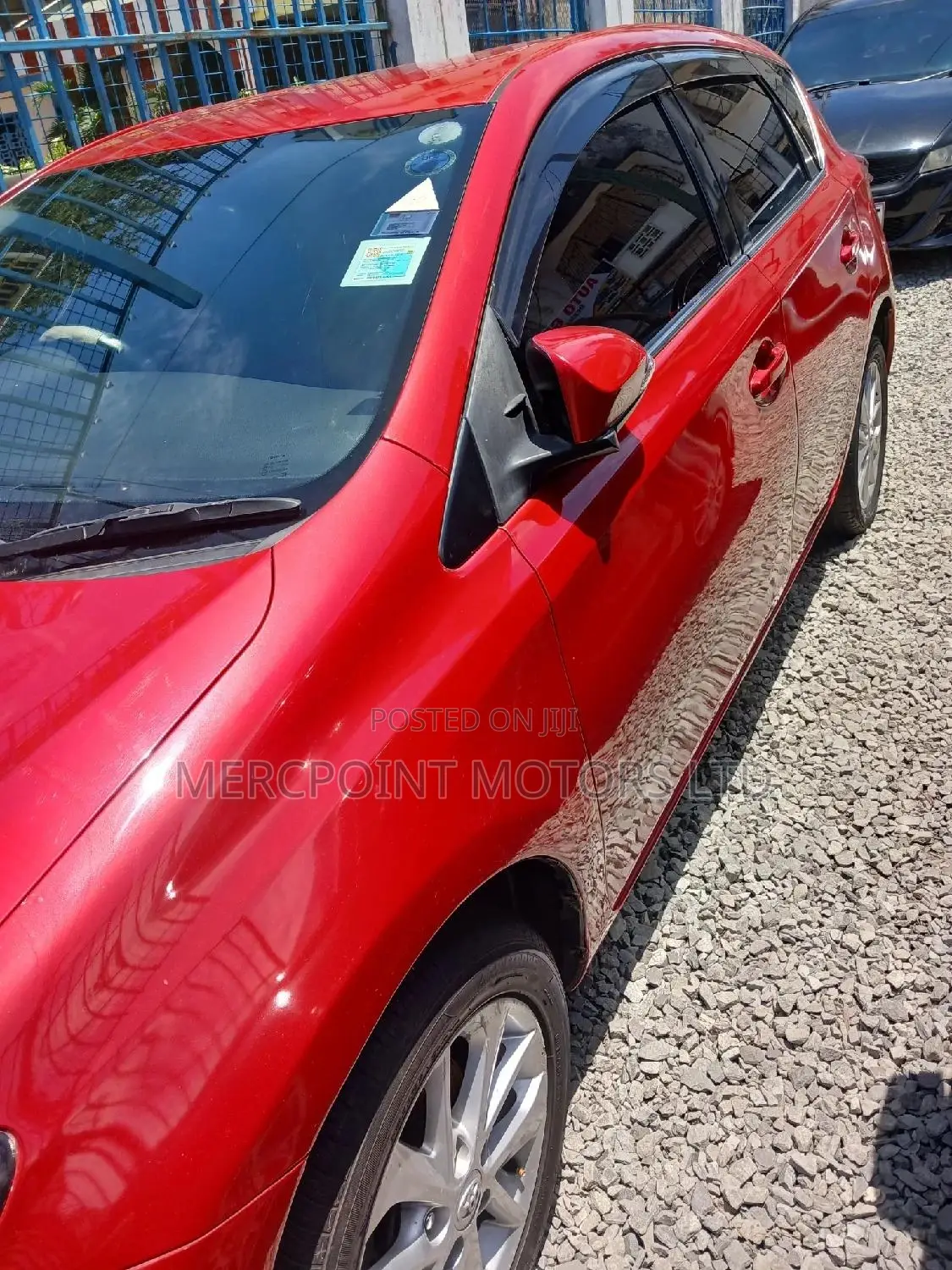 Toyota Auris 2012 Red