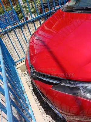 Toyota Auris 2012 Red