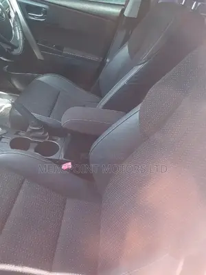 Toyota Auris 2012 Red