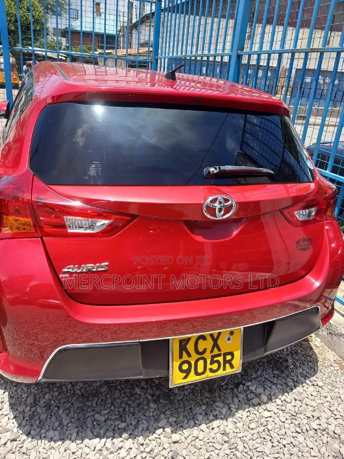 Toyota Auris 2012 Red