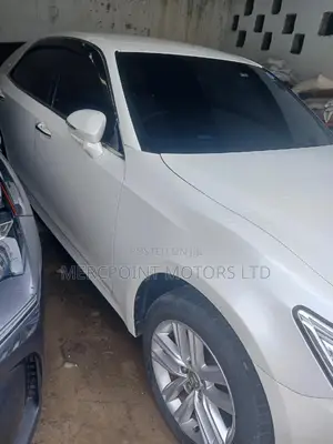 Toyota Crown 2015 Pearl