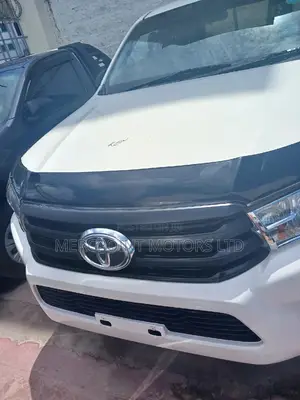 Toyota Hilux 2016 White