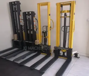 Stacker -3 Tonnes