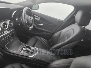 Mercedes-Benz C200 2016 Black