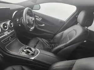 Mercedes-Benz C200 2016 Black