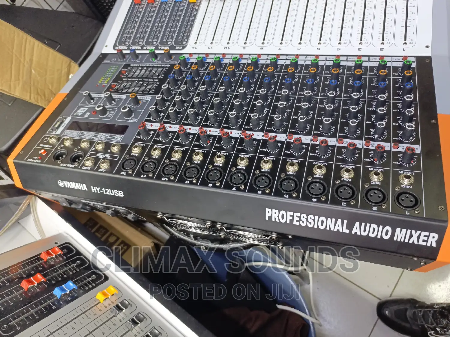 Yamaha Powered Mixer Py -12usb