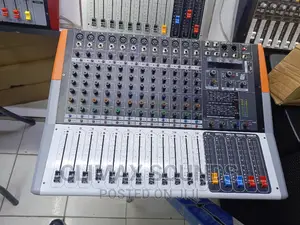 Yamaha Powered Mixer Py -12usb