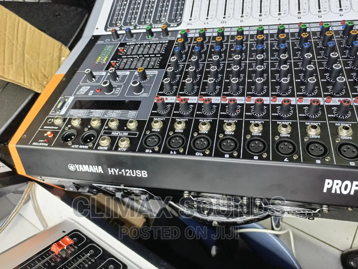 Yamaha Powered Mixer Py -12usb