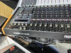 Yamaha Powered Mixer Py -12usb